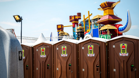 Dixi's in een toiletzone, toiletcabines